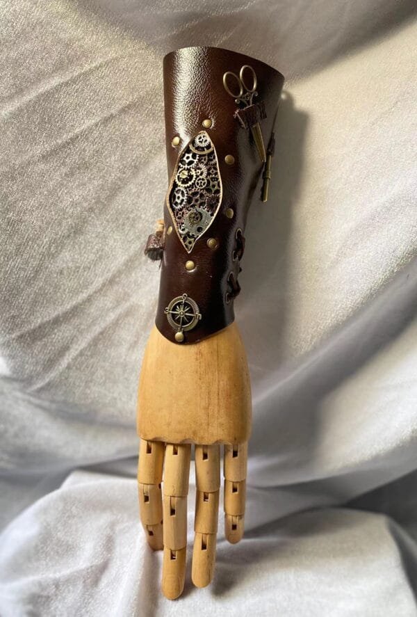 Steampunk Vintage Gear Genuine Leather Wrist Guard - Image 4